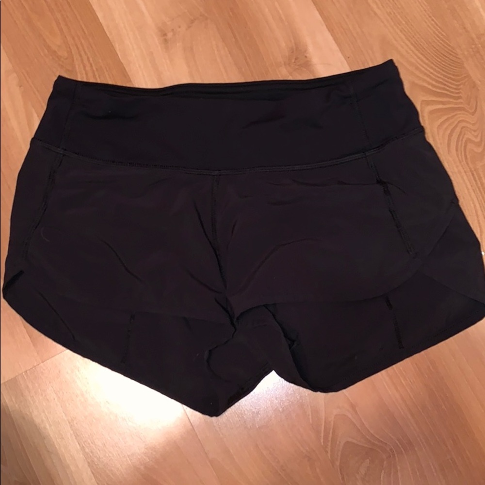 black lululemon speed short 2.5” inseam